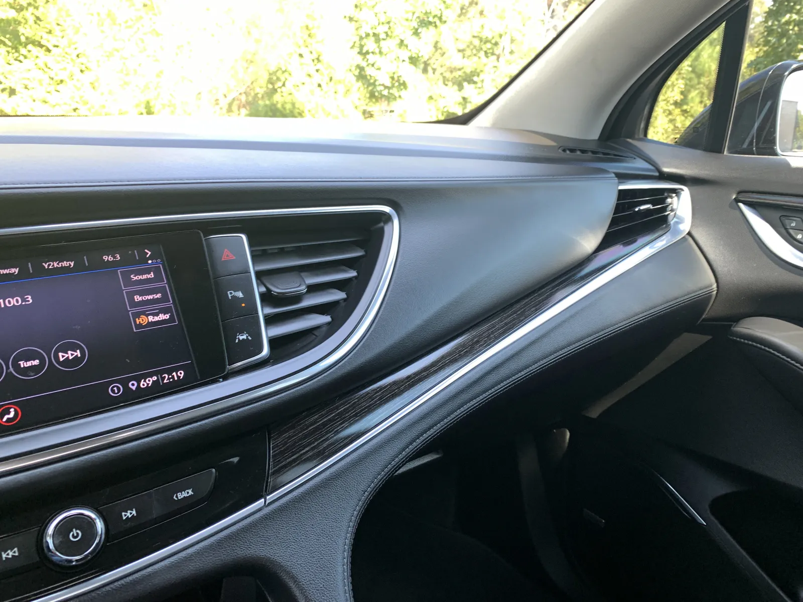 Buick Enclave photo 16