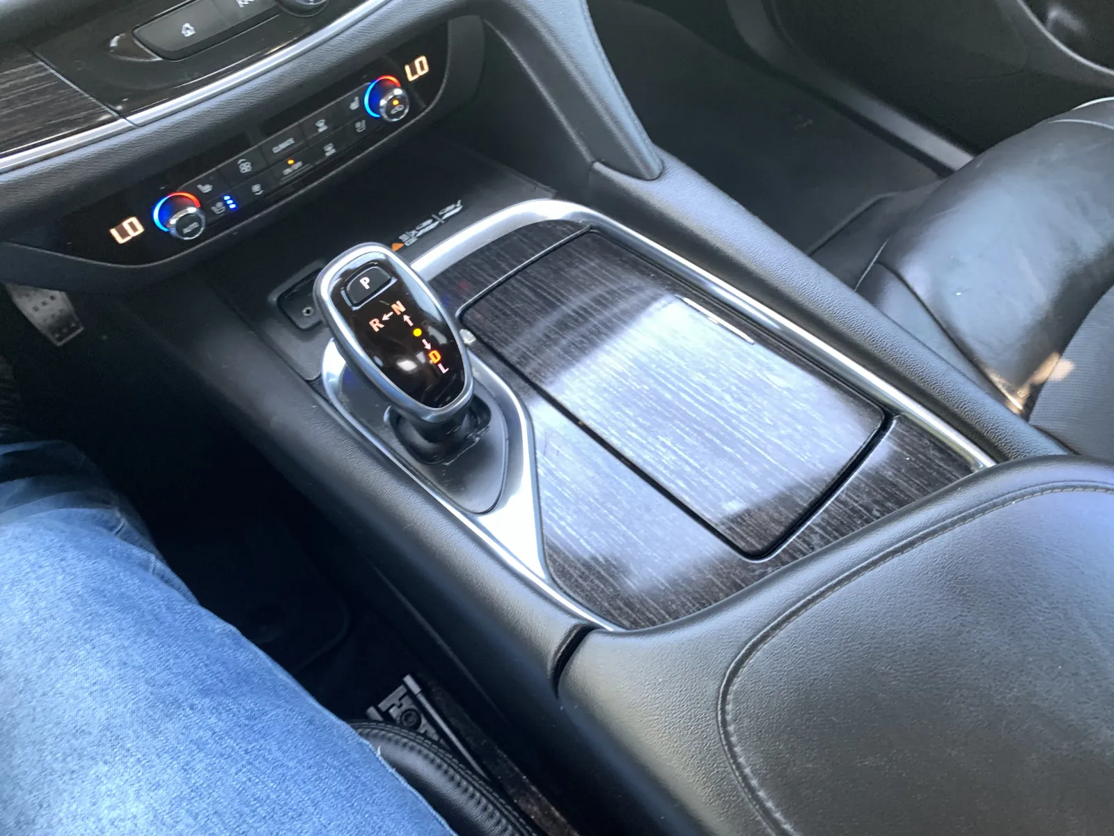 Buick Enclave photo 17
