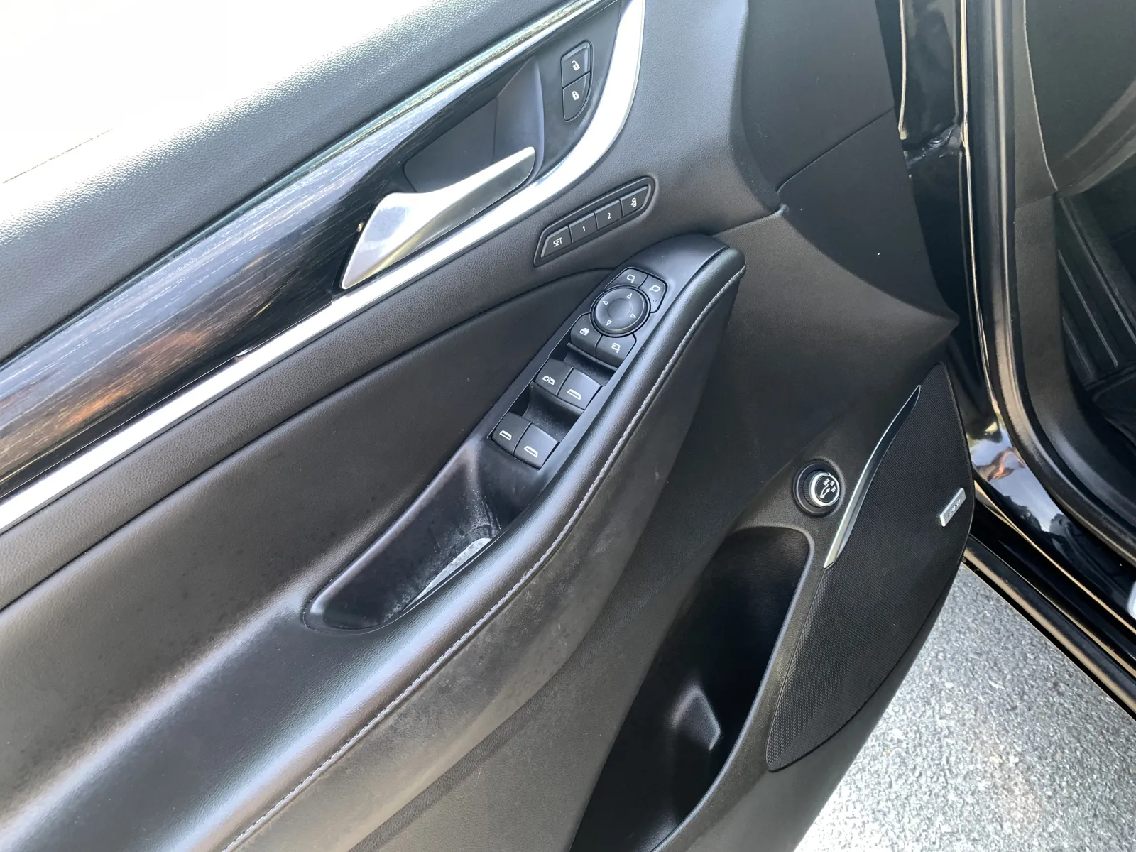 Buick Enclave photo 22