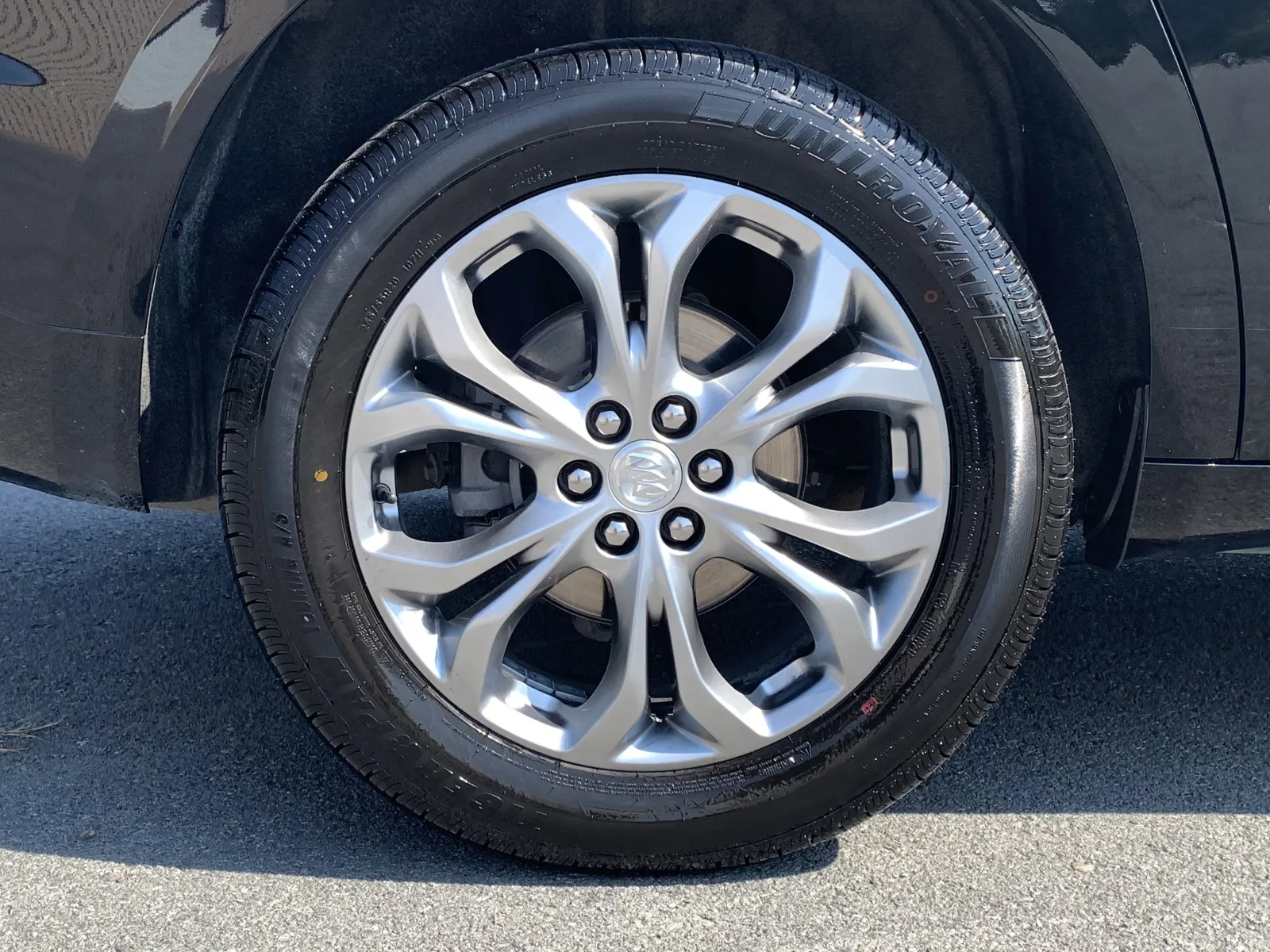 Buick Enclave photo 10