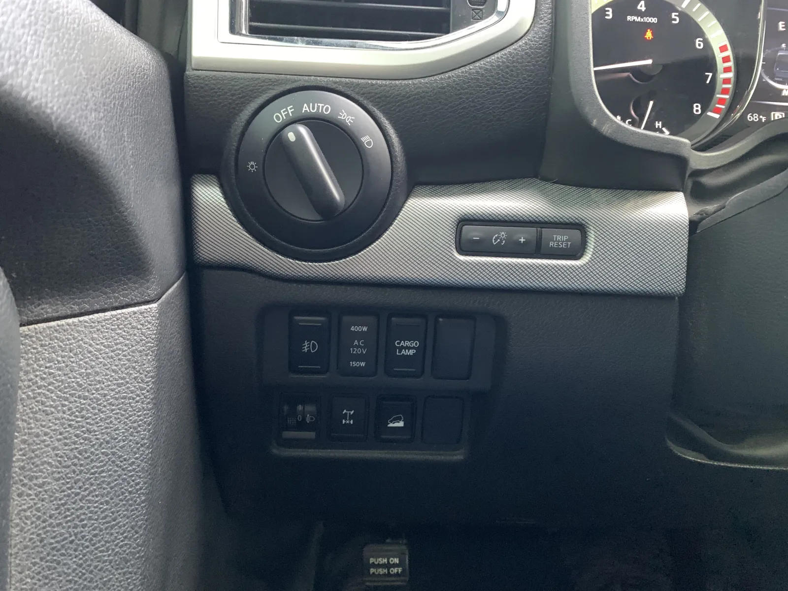 Nissan Titan photo 21
