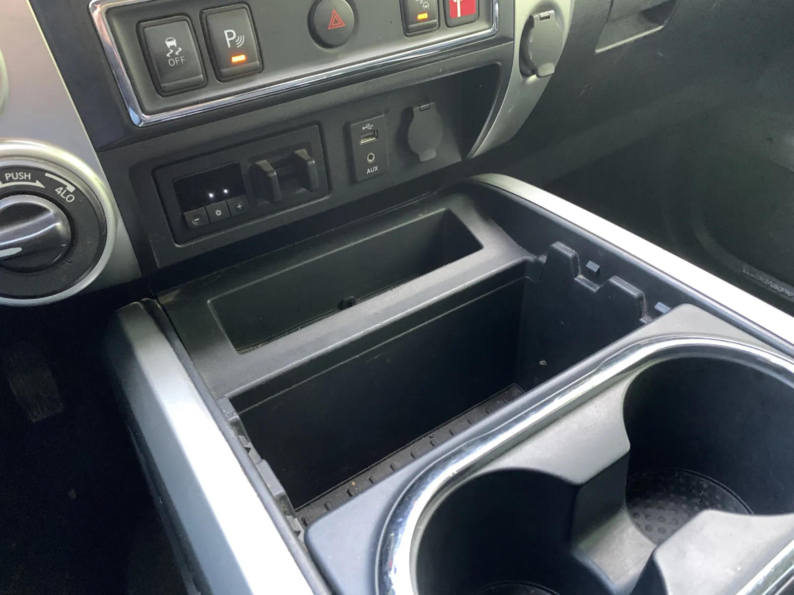 Nissan Titan photo 19