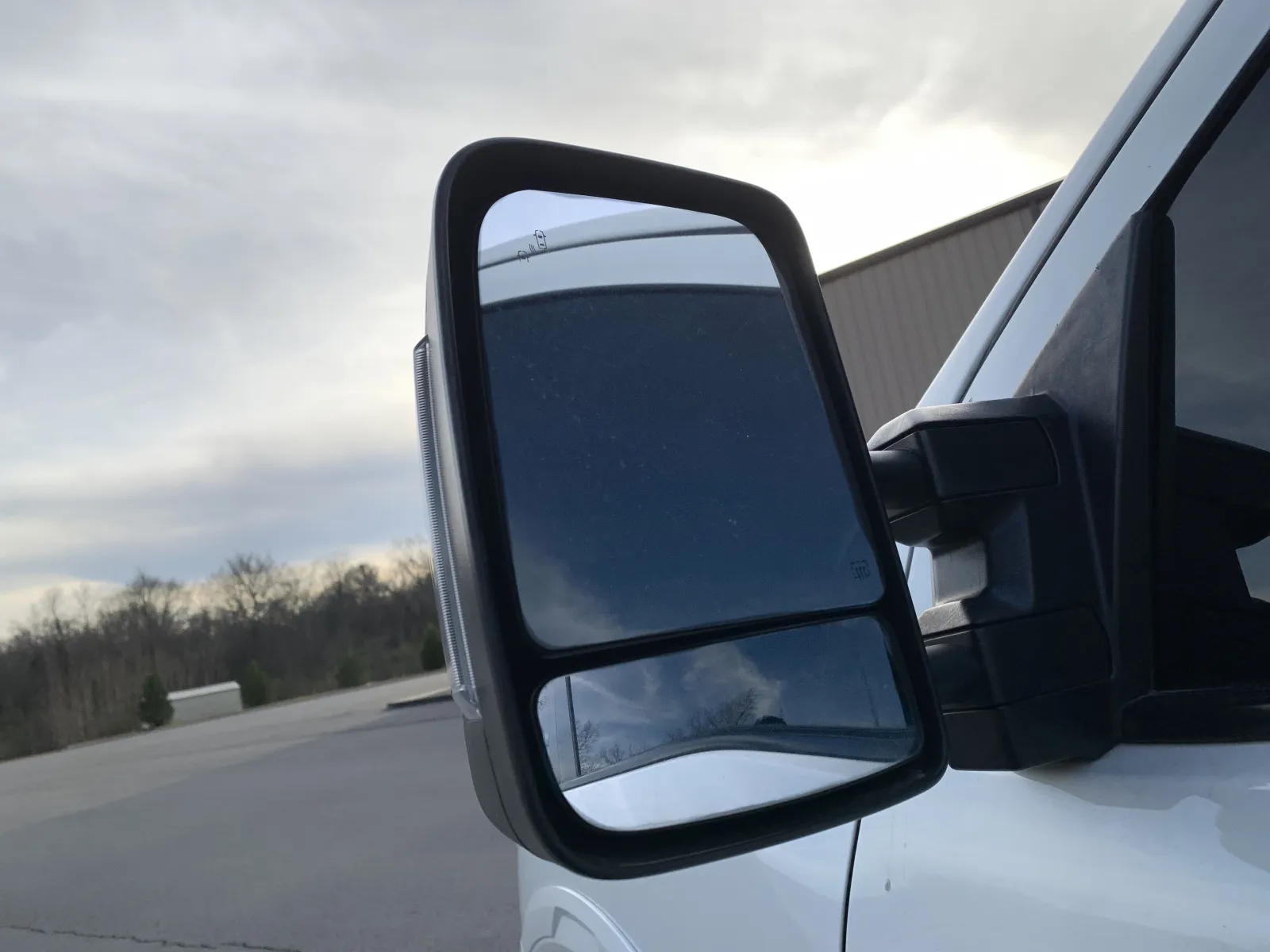 Nissan Titan photo 12