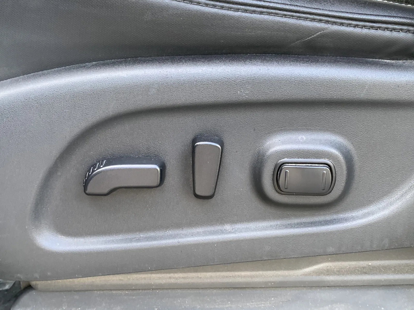 Nissan Titan photo 23
