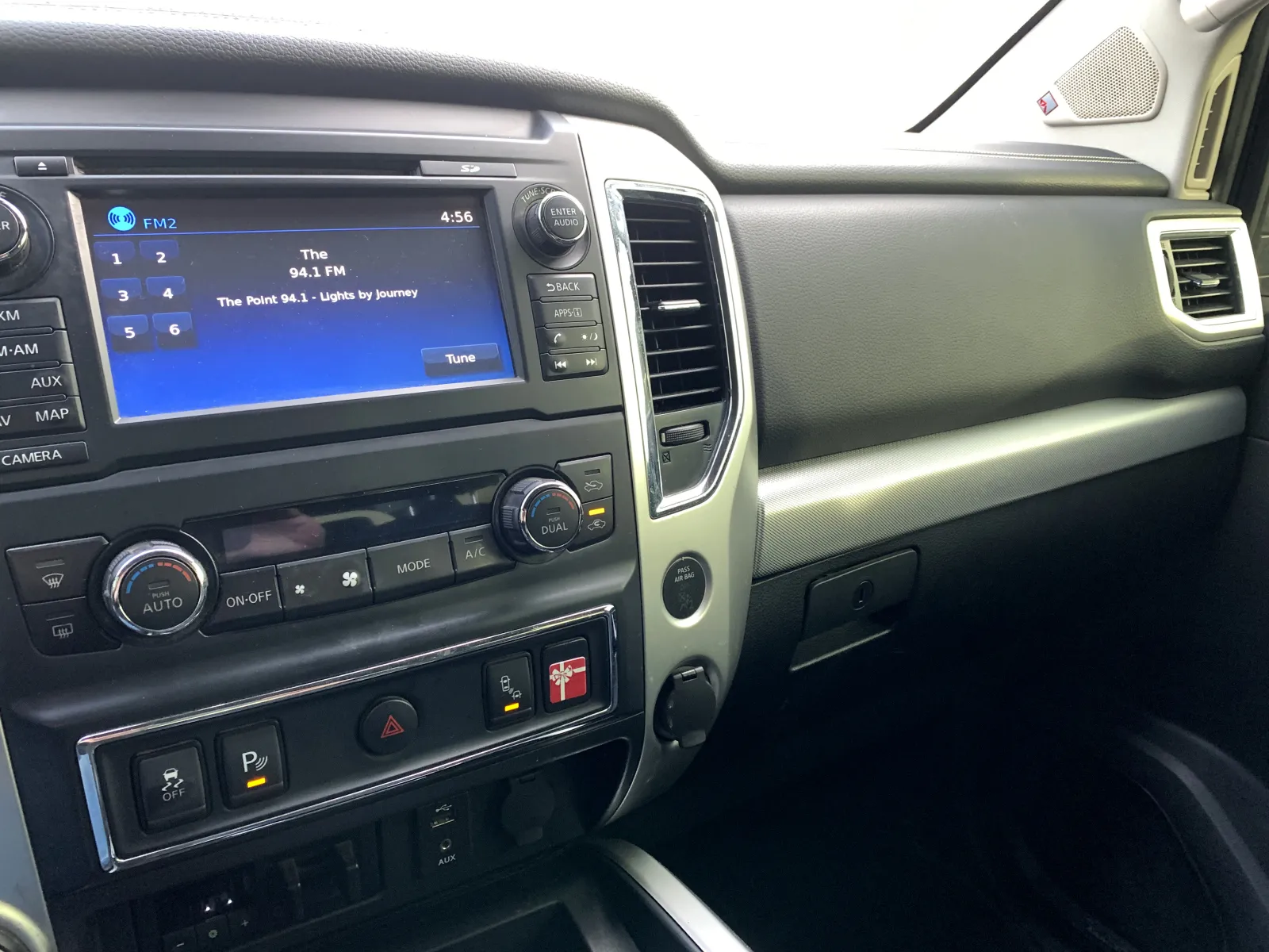 Nissan Titan photo 17