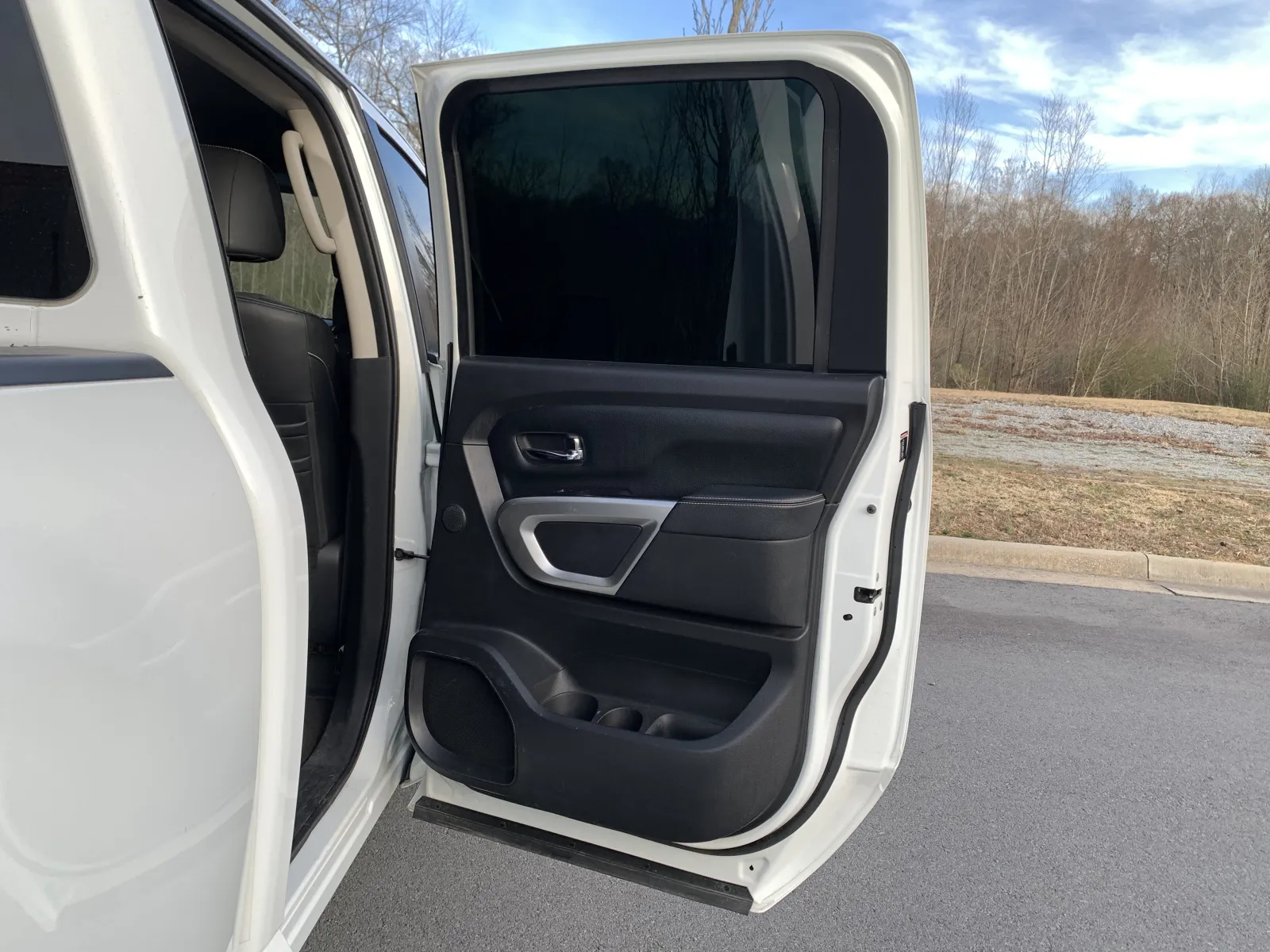Nissan Titan photo 29