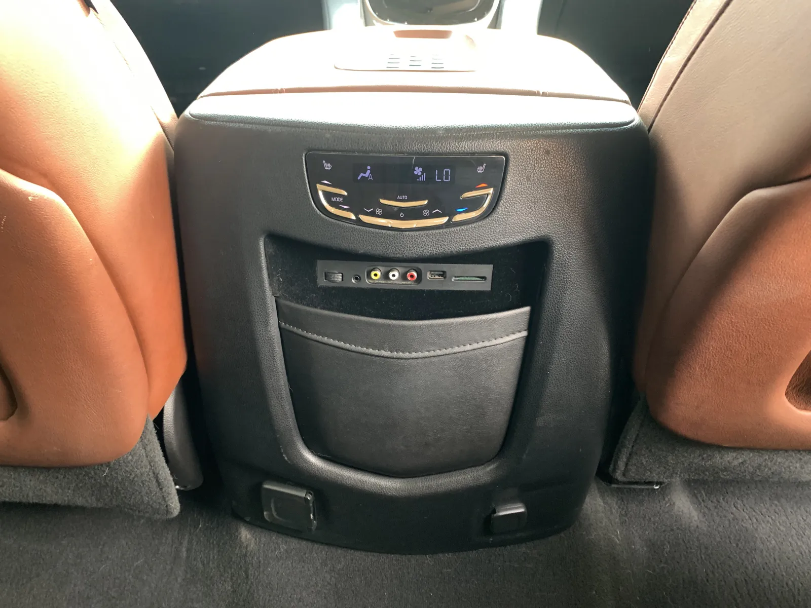 Cadillac Escalade photo 35