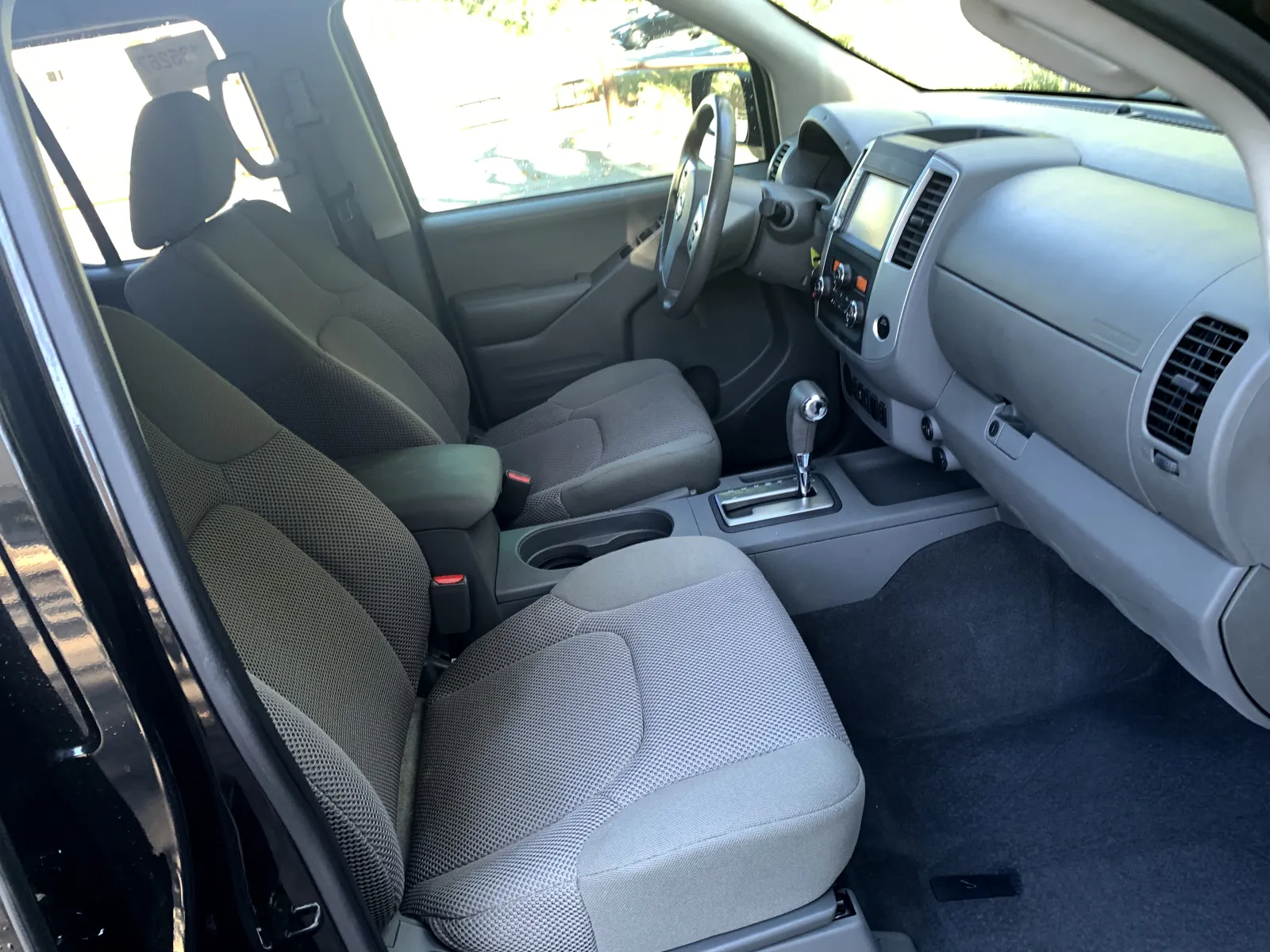 Nissan Frontier photo 27