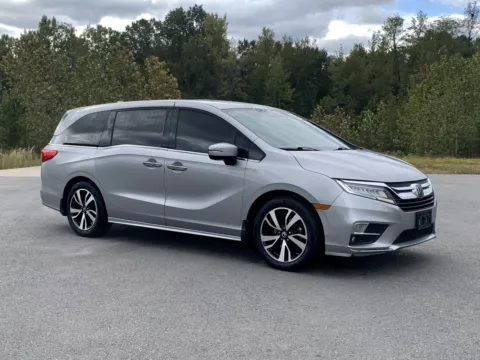 Silver 2018 HONDA ODYSSEY ELITE Elite for sale in Little Rock, AR