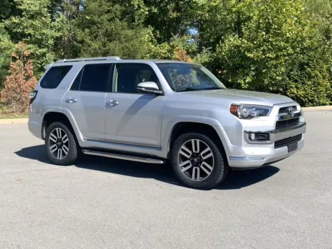 Silver 2018 TOYOTA 4RUNNER SR5/SR for sale in Little Rock, AR