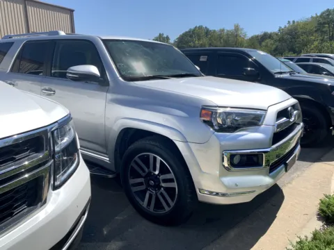 Silver 2018 TOYOTA 4RUNNER SR5/SR for sale in Little Rock, AR