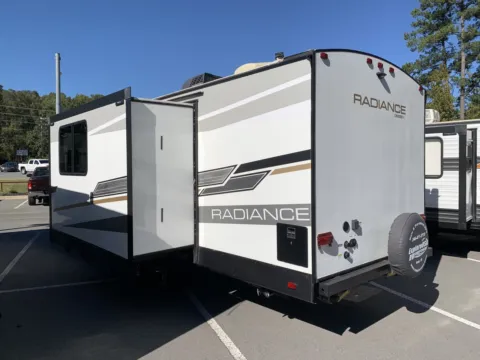 More photos of 2022 HEARTLAND RADIANCE at Bill Fitts Auto Sales, AR