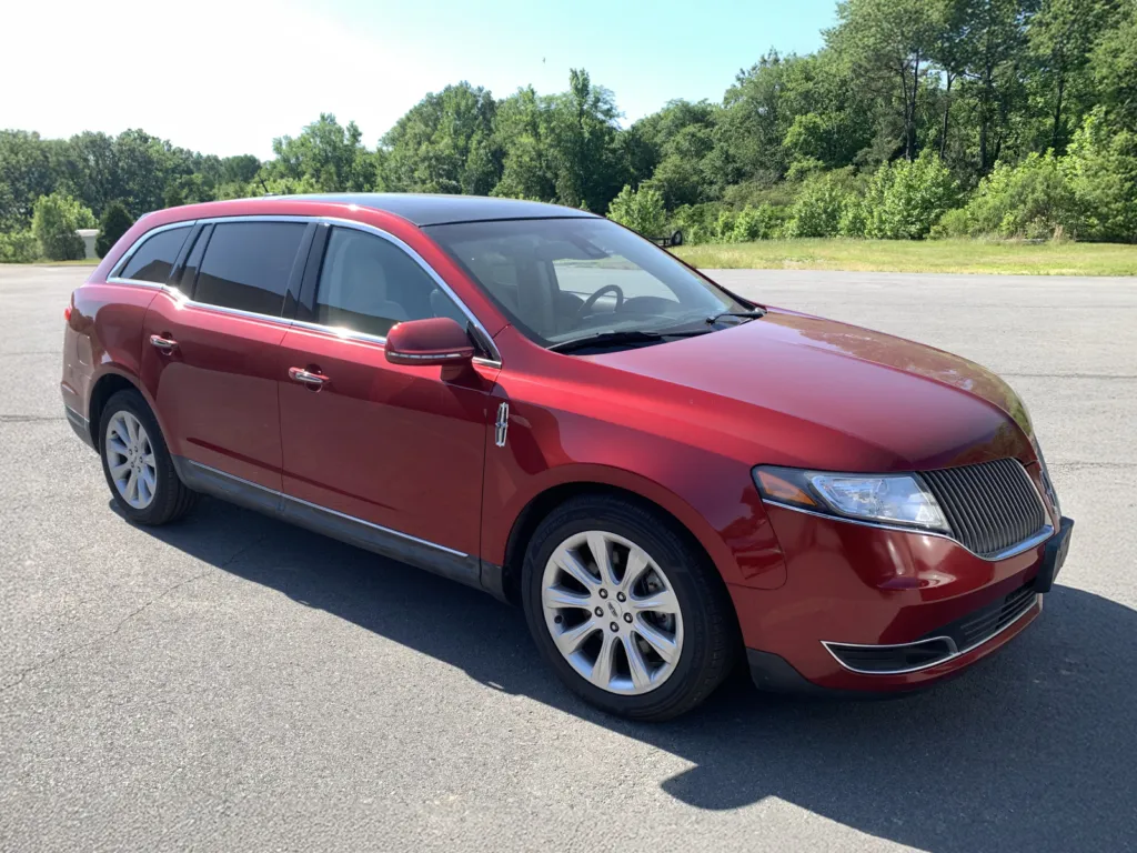 2015 Lincoln MKT EcoBoost's photo