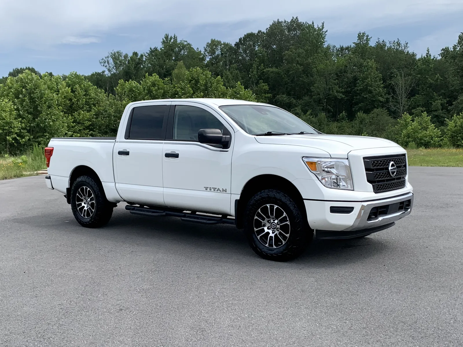 2022 Nissan Titan SV