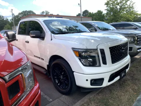 White 2019 NISSAN TITAN PLATINUM for sale in Little Rock, AR