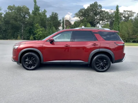 More photos of 2023 NISSAN PATHFINDER SL at Bill Fitts Auto Sales, AR