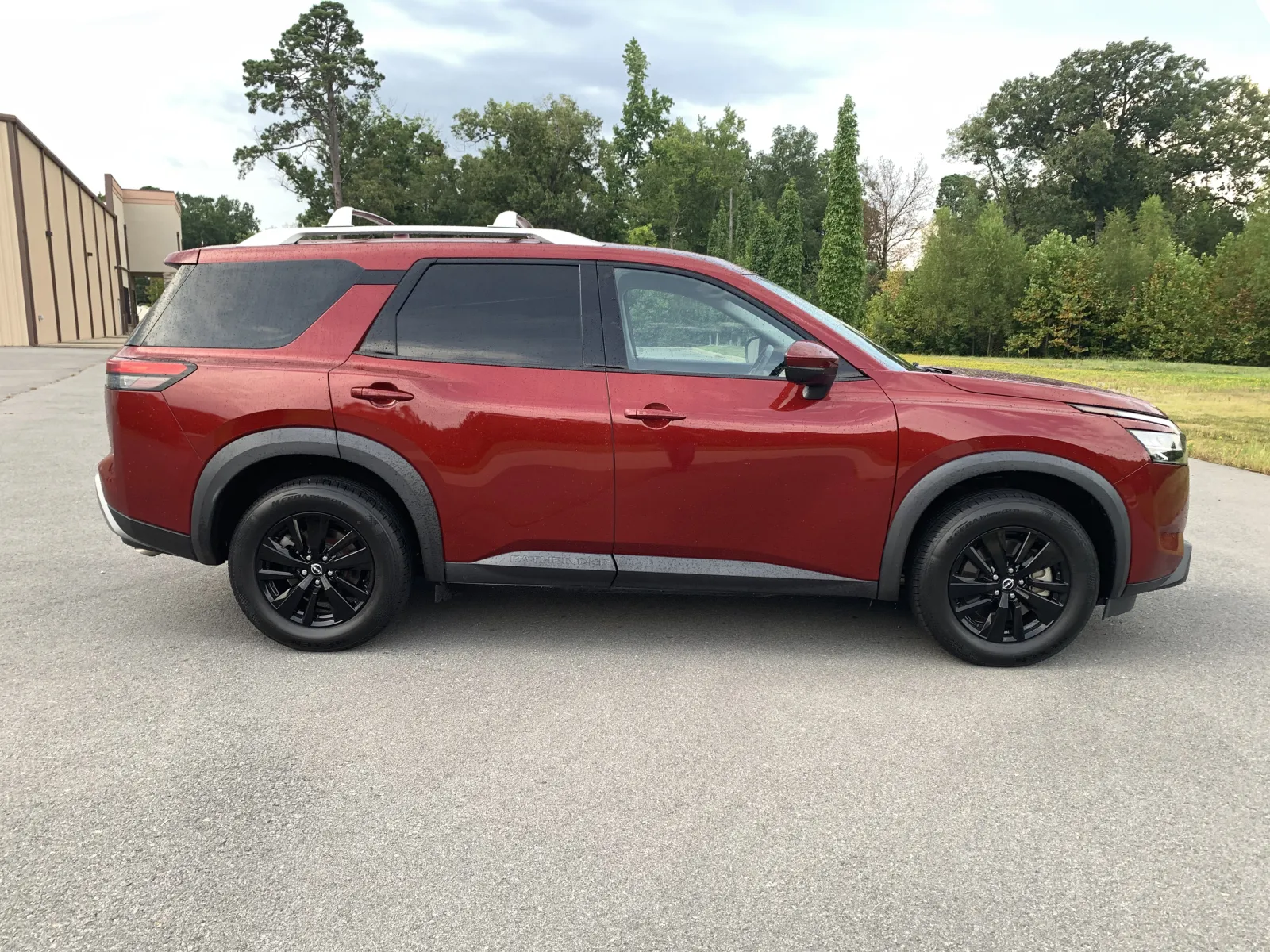 Nissan Pathfinder photo 8