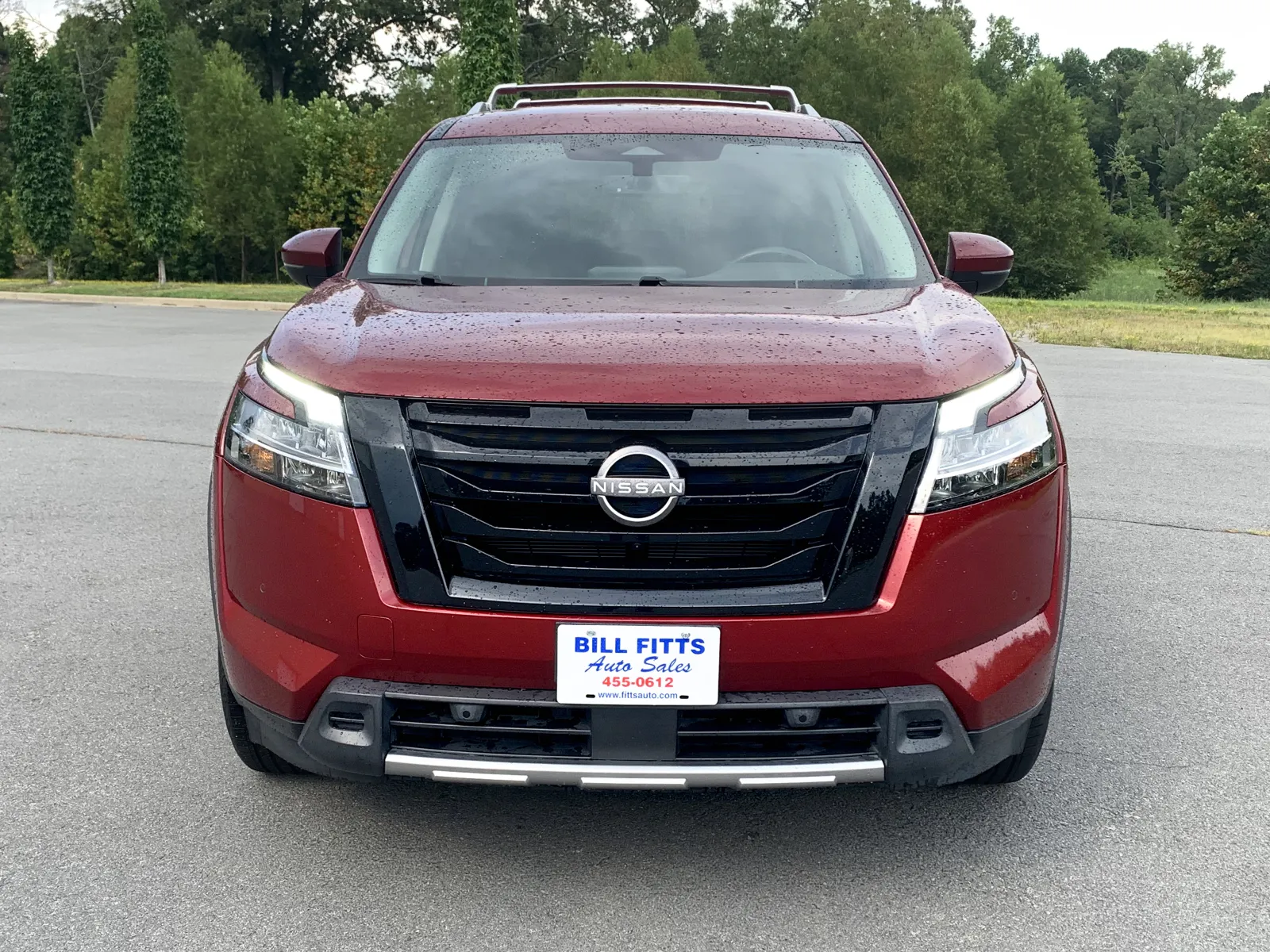 Nissan Pathfinder photo 2