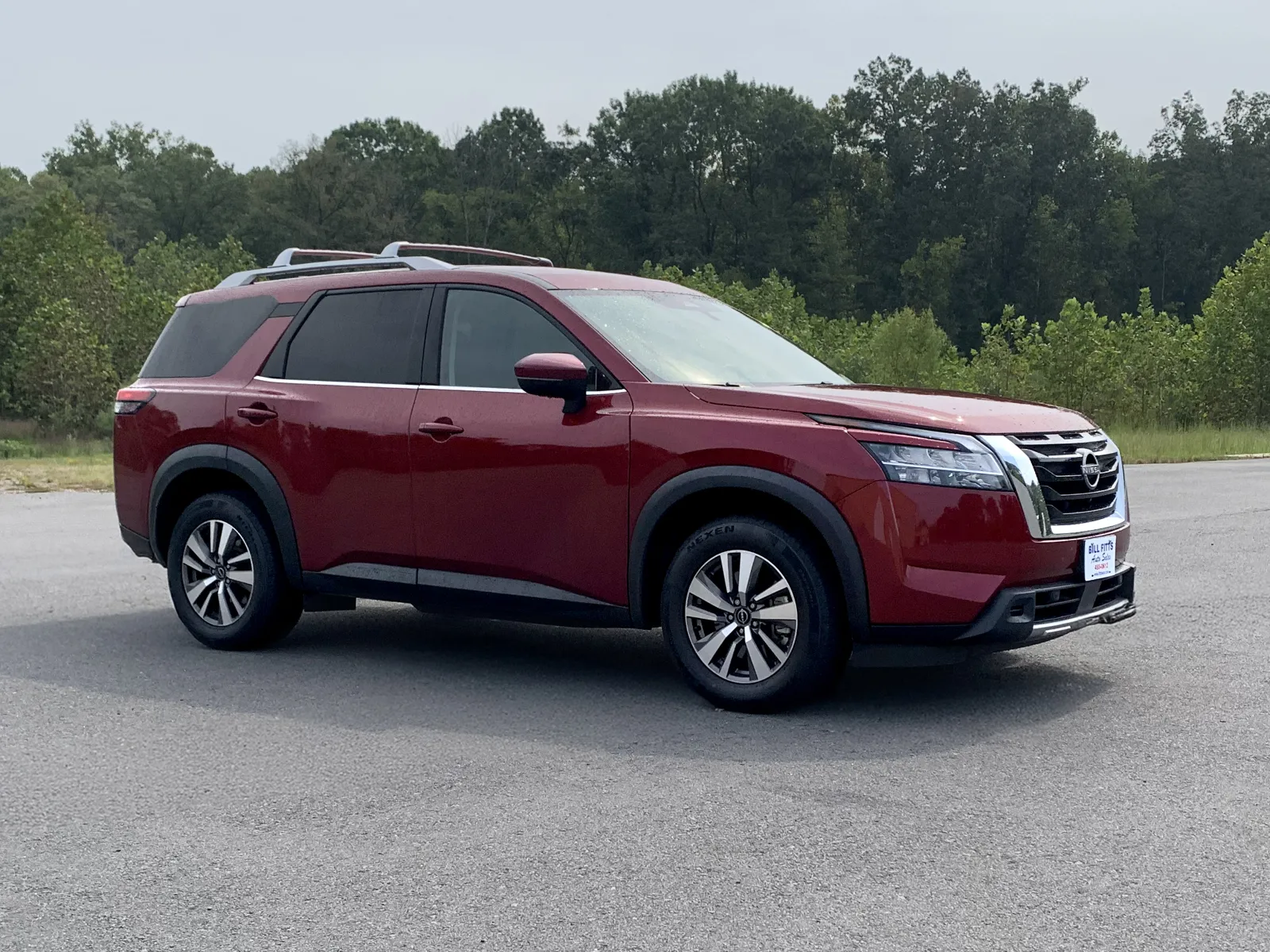 2023 Nissan Pathfinder SL's photo