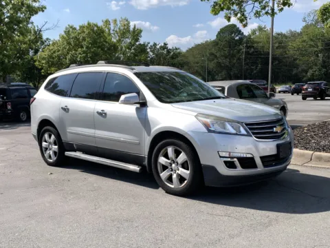 Silver 2016 CHEVROLET TRAVERSE LT for sale in Little Rock, AR