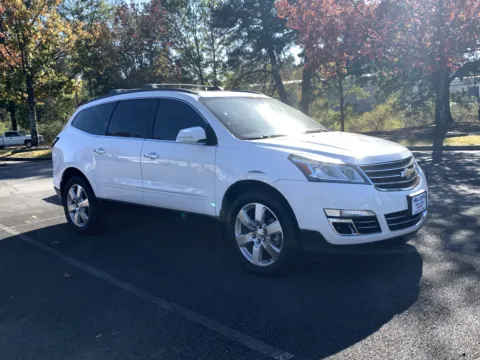 White 2017 CHEVROLET TRAVERSE PREMI Premier for sale in Little Rock, AR