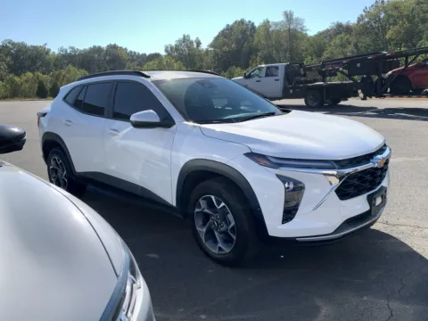 White 2025 CHEVROLET TRAX 1LT for sale in Little Rock, AR
