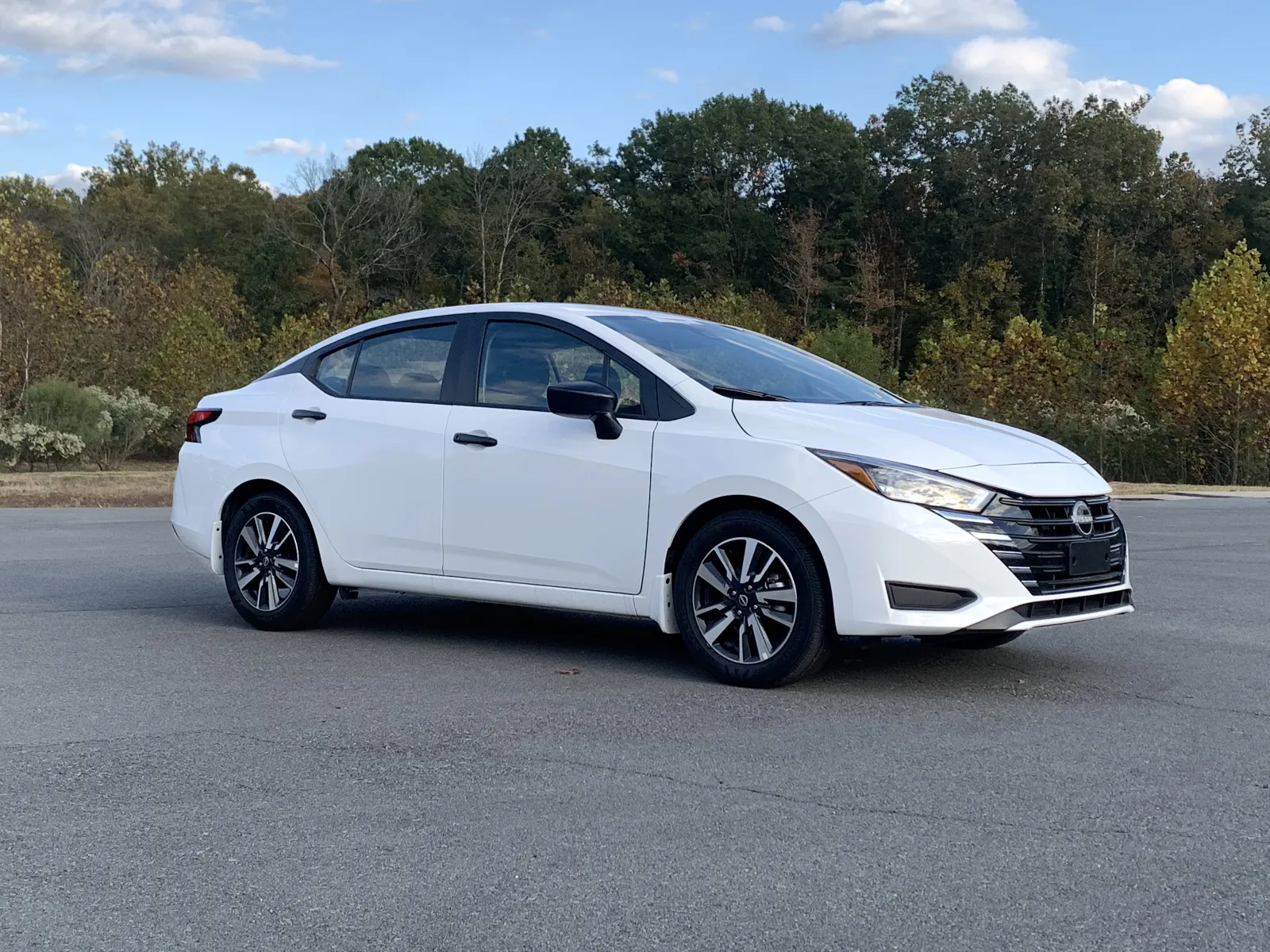 2025 Nissan Versa Sedan S's photo