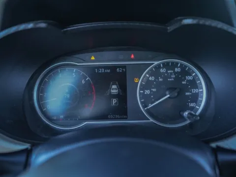 More photos of 2021 Nissan Versa 1.6 SV at TLC Motors, SC