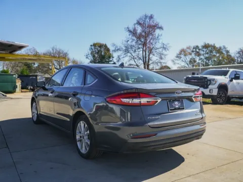 More photos of 2019 Ford Fusion Hybrid SE at TLC Motors, SC