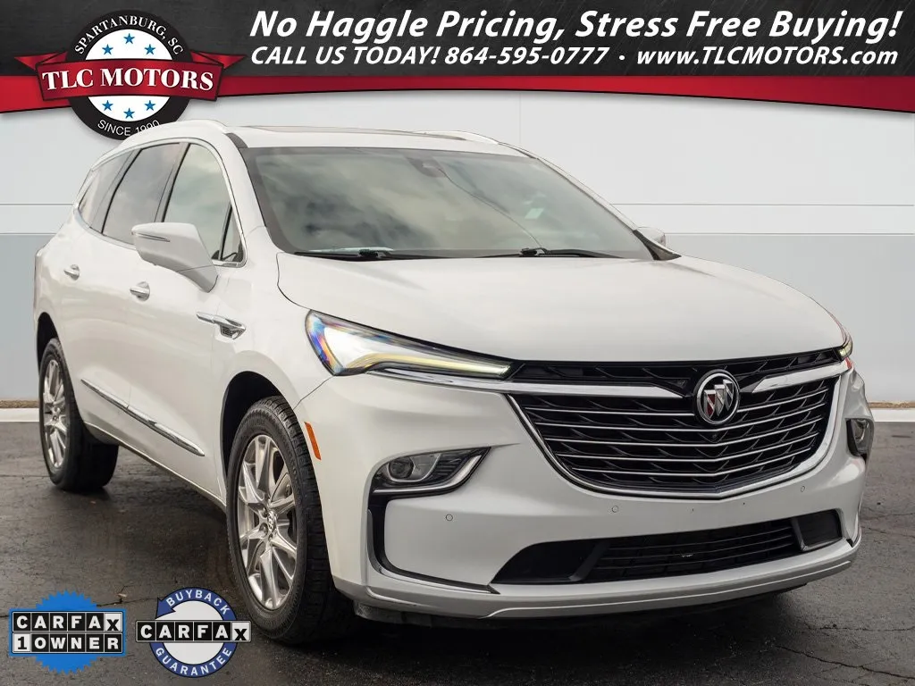 2023 Buick Enclave Essence's photo