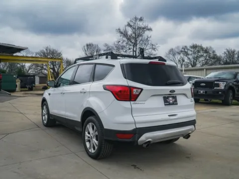 More photos of 2019 Ford Escape SE at TLC Motors, SC