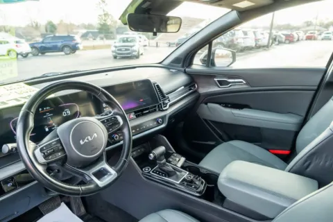 More photos of 2023 Kia Sportage X-Line at TLC Motors, SC