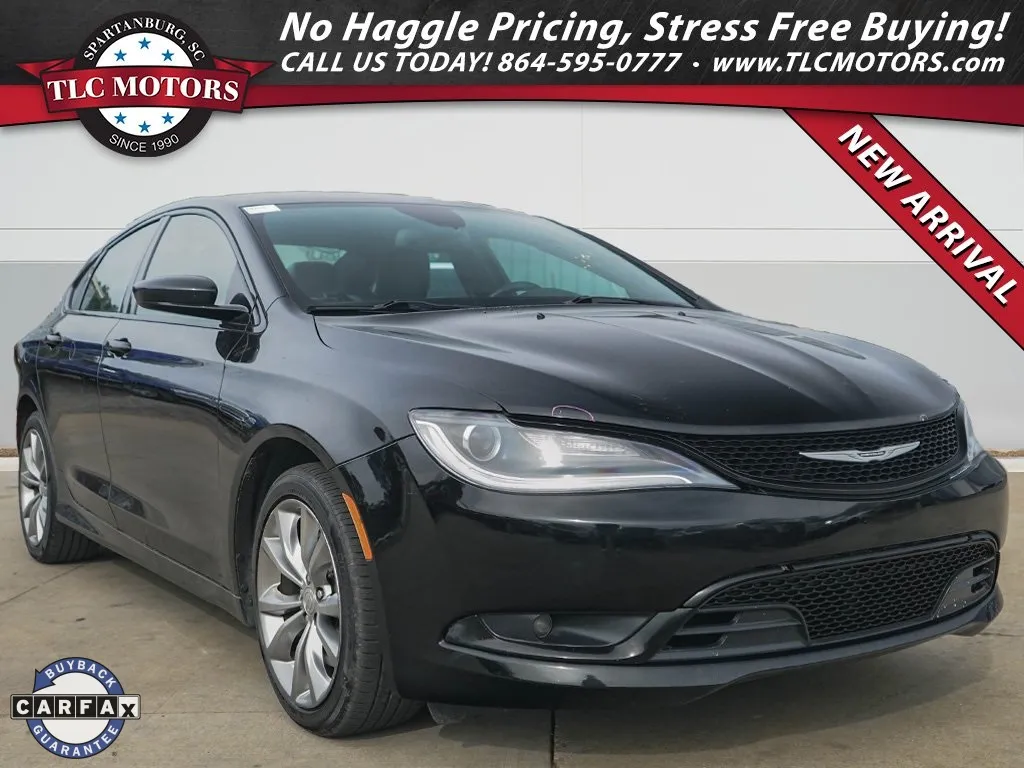 2015 Chrysler 200 S's photo