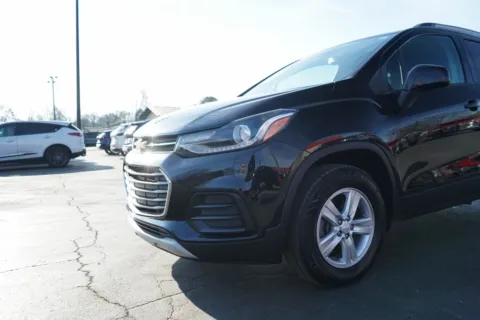 More photos of 2021 Chevrolet Trax LT at TLC Motors, SC