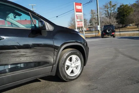 More photos of 2021 Chevrolet Trax LT at TLC Motors, SC