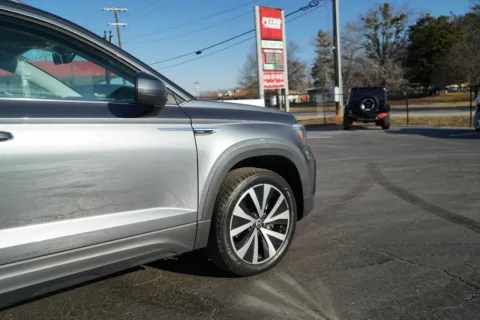 More photos of 2024 Volkswagen Taos 1.5T SE at TLC Motors, SC