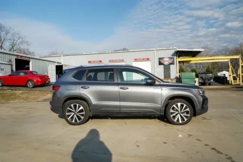 Another view of 2024 Volkswagen Taos 1.5T SE for sale in Moore, SC at TLC Motors