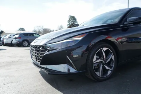 More photos of 2022 Hyundai Elantra Hybrid Limited at TLC Motors, SC