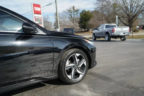 More photos of 2022 Hyundai Elantra Hybrid Limited at TLC Motors, SC