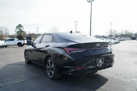 More photos of 2022 Hyundai Elantra Hybrid Limited at TLC Motors, SC