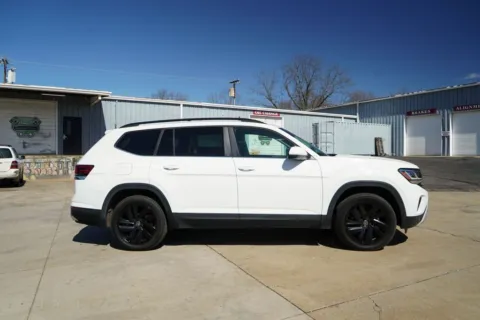Another view of 2022 Volkswagen Atlas 3.6L V6 SE w/Technology for sale in Moore, SC at TLC Motors