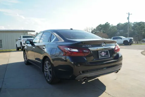 More photos of 2018 Nissan Altima 2.5 SR at TLC Motors, SC