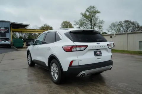 More photos of 2021 Ford Escape SE at TLC Motors, SC
