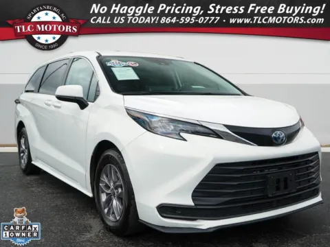 White 2024 Toyota Sienna LE for sale in Moore, SC