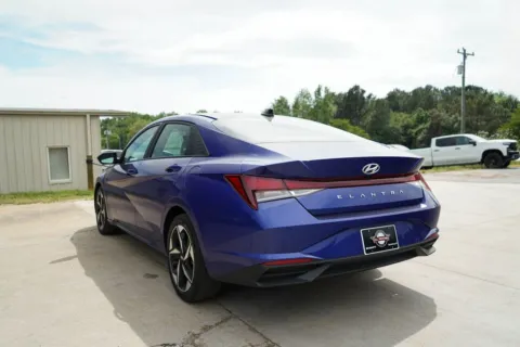 More photos of 2023 Hyundai Elantra SEL at TLC Motors, SC