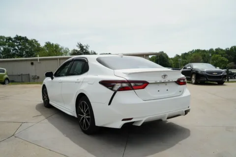 More photos of 2021 Toyota Camry SE at TLC Motors, SC