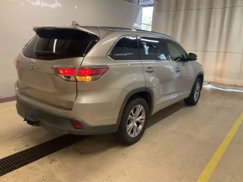 Photos of 2015 Toyota Highlander XLE V6 for sale in Moore, SC at TLC Motors