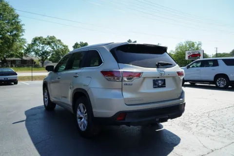 Another view of 2015 Toyota Highlander XLE V6 for sale in Moore, SC at TLC Motors