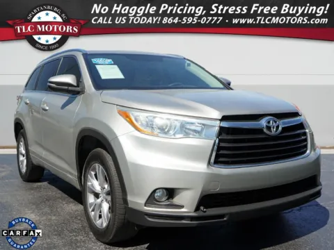 Beige 2015 Toyota Highlander XLE V6 for sale in Moore, SC