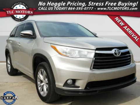 Beige 2015 Toyota Highlander XLE V6 for sale in Moore, SC